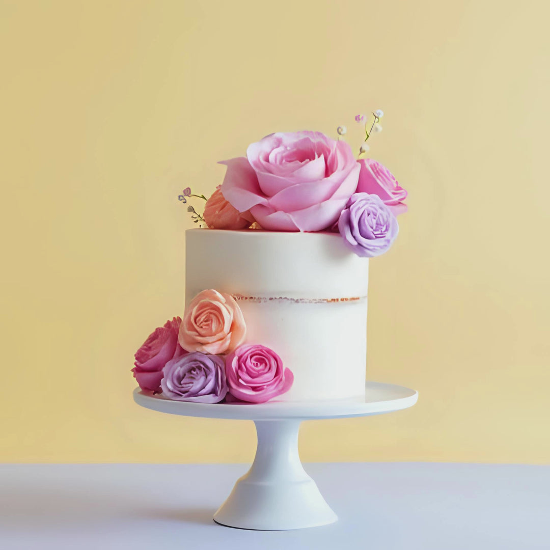 Wedding Cake Fragrance Notes. Top notes: Vanilla Cake, Sugar Crystals. Middle notes: Whipped Butter Cream. Base Notes: Vanilla Extract.