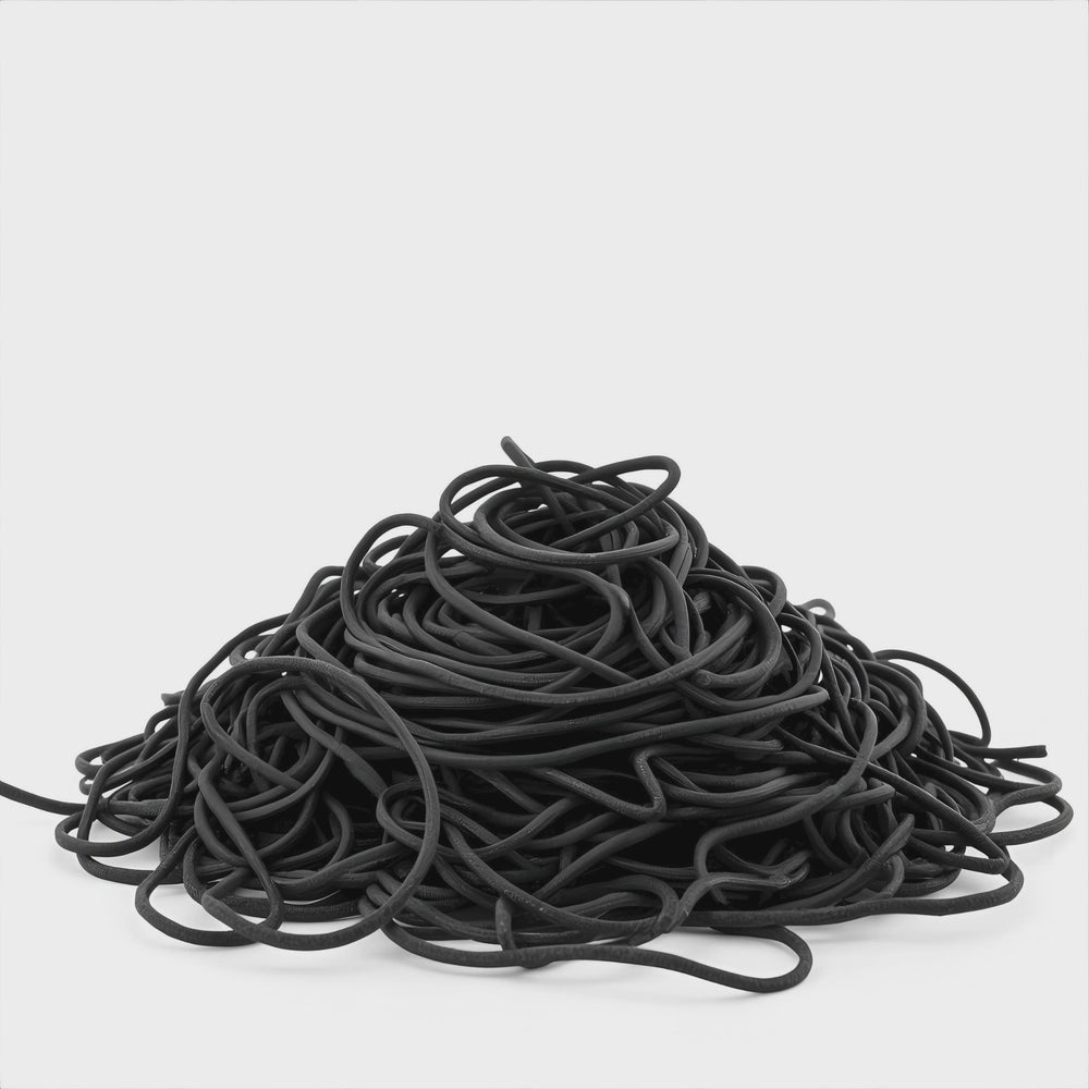 Black Licorice Fragrance Notes. Top Notes: Anise, Fennel. Middle Notes: Licorice Root. Base Notes: Clove, Soft Woods.