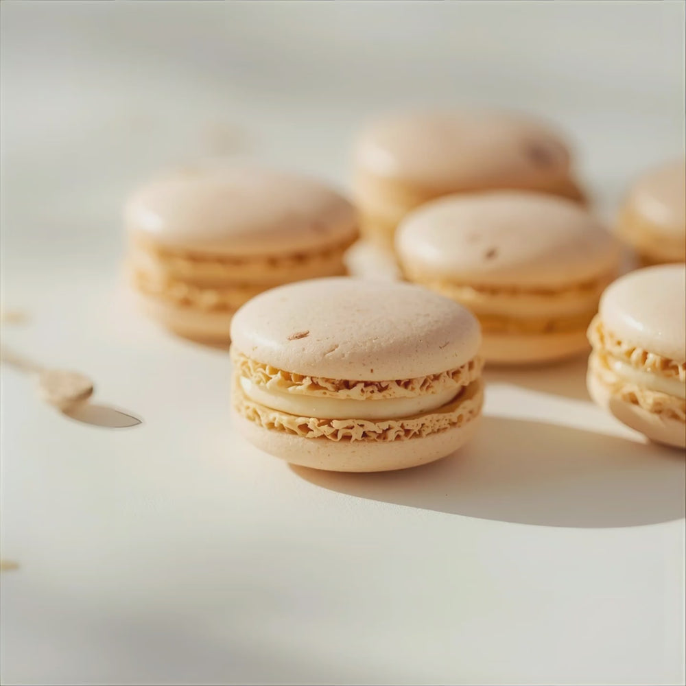 Almond Macaron Fragrance Notes. top notes toasted almond. middle notes vanilla bean. base notes: sugar cane, meringue