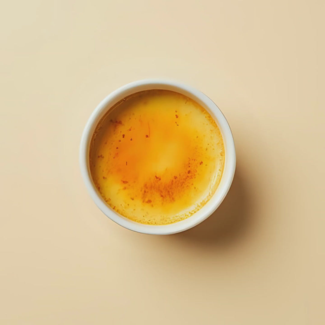 Brulee Sugar fragrance noes. Top notes: burnt sugar, vanilla bean. Middle notes: Tonka Bean. Base Notes: Benzoin, Musk