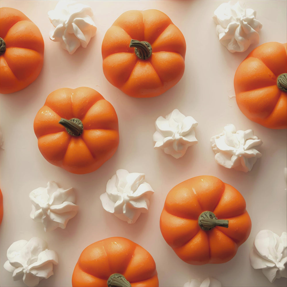 Pumpkin Whip Fragrance Notes. Top Notes: Pumpkin Pie. Middle Notes: Marshmallow Fluff. Base Notes: Vanilla Bean, Whipped Cream