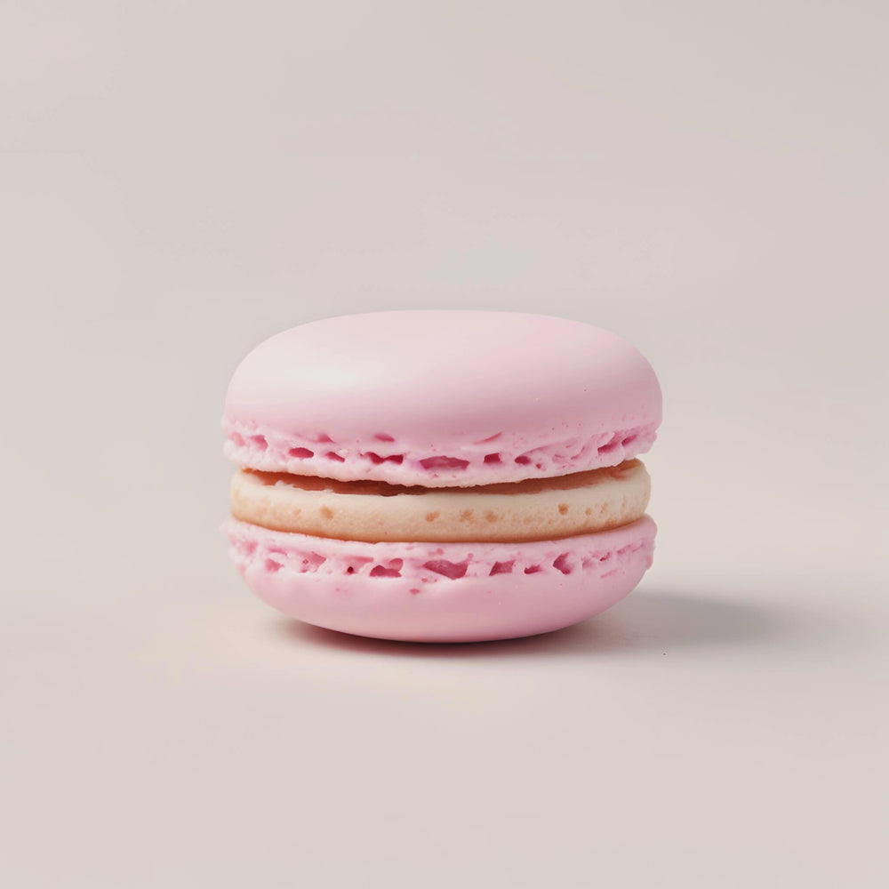 Strawberry Macaron Fragrance Notes. Top notes: Butter Frosting, Red Berries. Middle Notes: Strawberry, Caramel. Base Notes: Meringue, Spun Sugar.